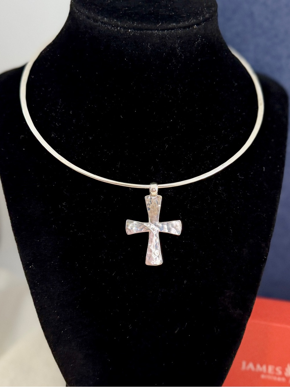 JAMES AVERY Sterling Silver Hammered Cross Pendant Choker Collar Necklace RETIRE